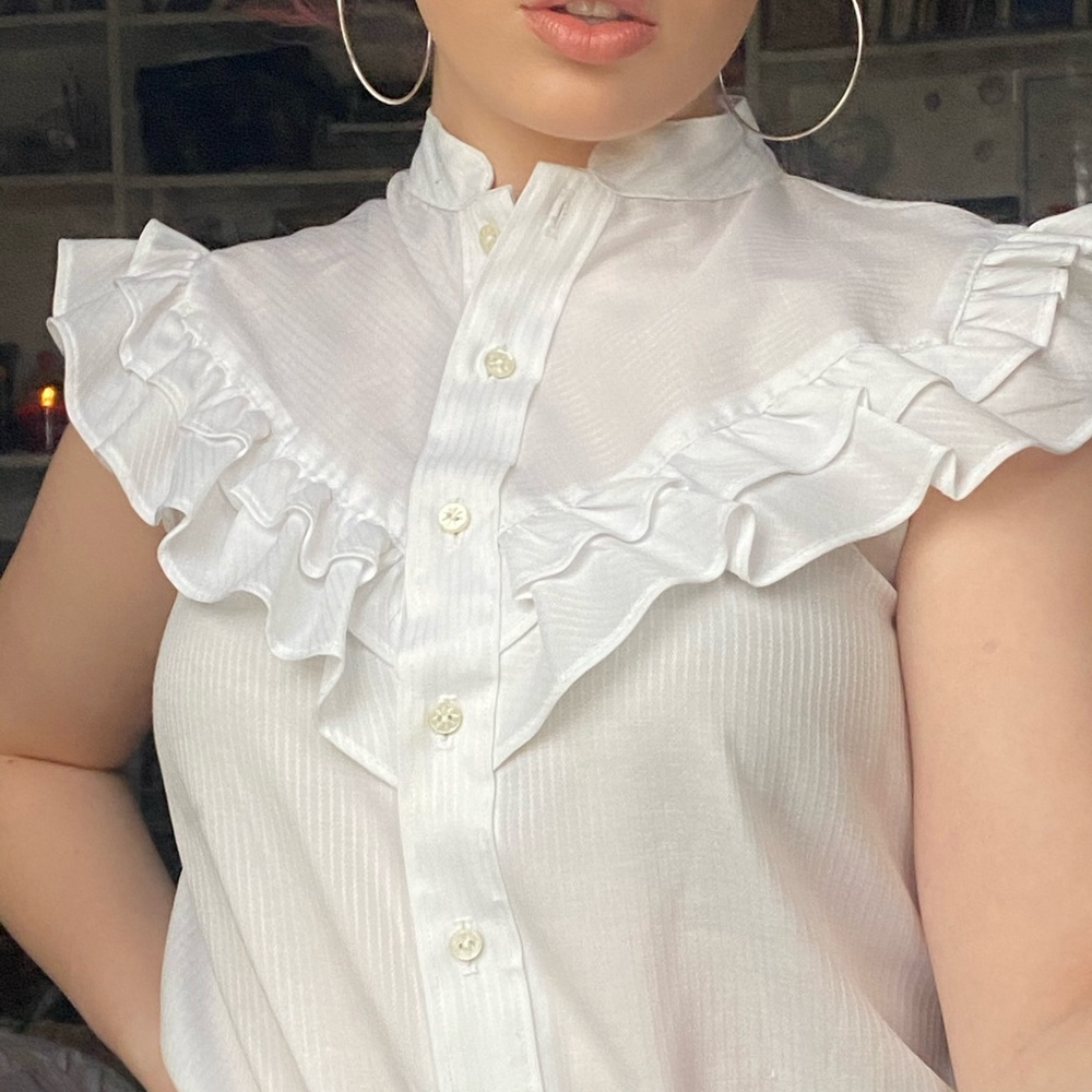 Formal Fringe white sleeveless blouse
